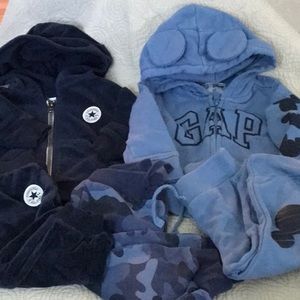 GAP HOODIE SWEAT PANT SET CONVERSE VELOUR HOODIE & PANTS SET TOTAL OF 4 PIECES